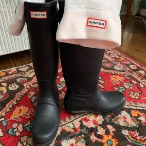 Black Hunter tall rain boots with fleece warmers!